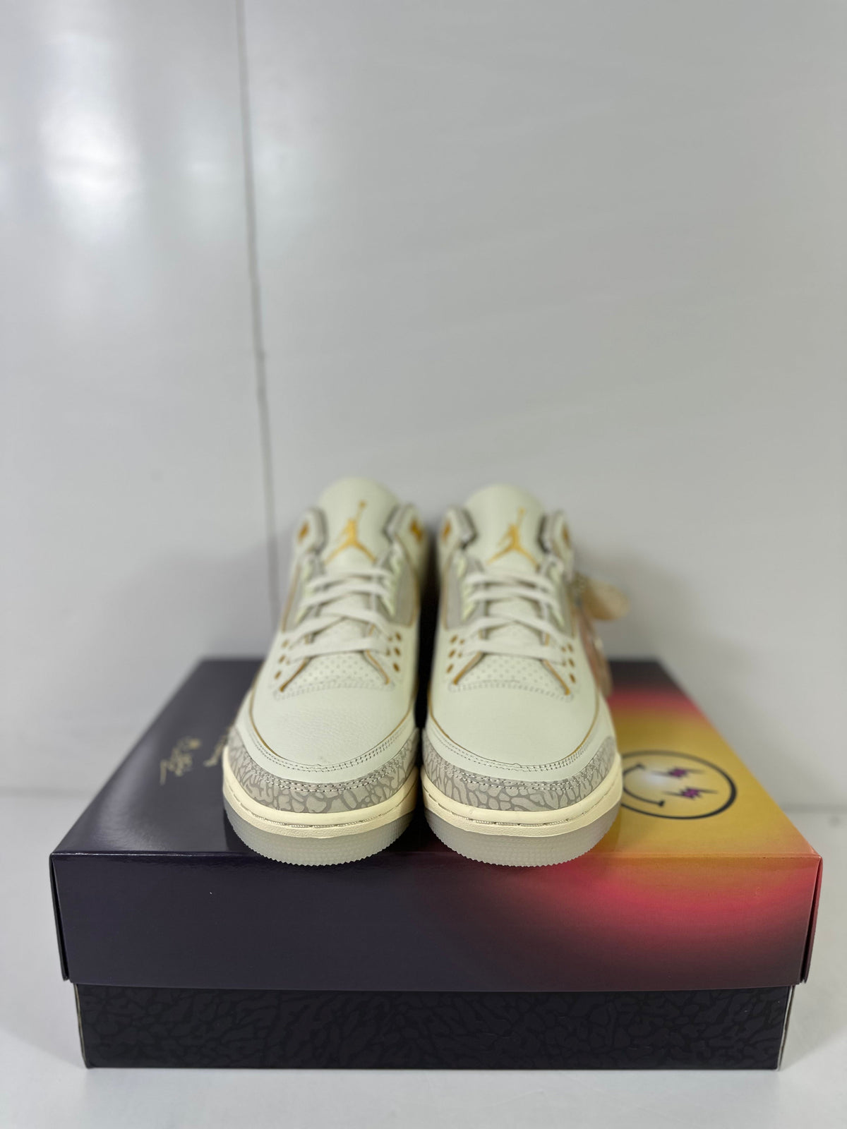 J Balvin x Jordan Air Jordan 3 Retro SP Trainers FN0344-901 - product image from the listing.