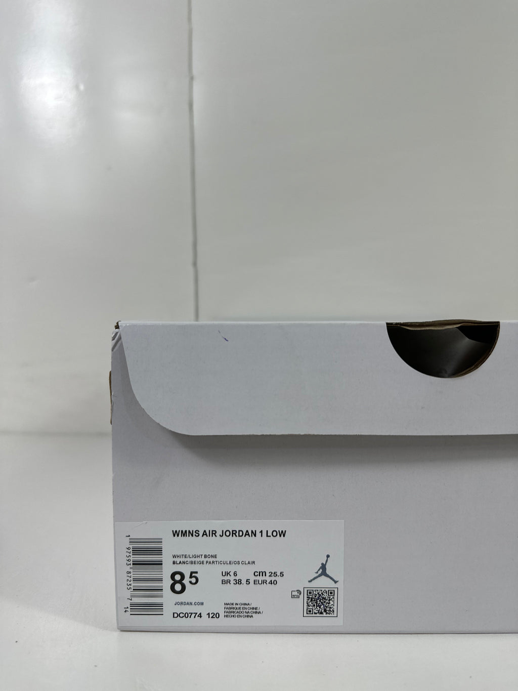 Air Jordan 1 Low White Light Bone DC0774-120 - product image from the listing.