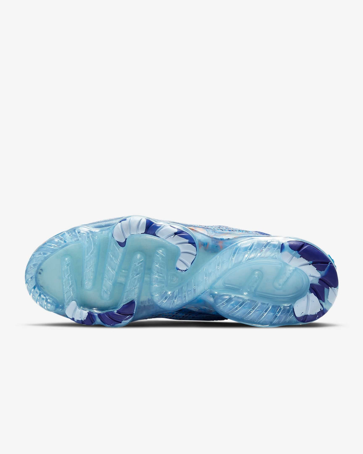 Nike Air VaporMax 2020 Flyknit CT1823-400 Trainers - product image from the listing.