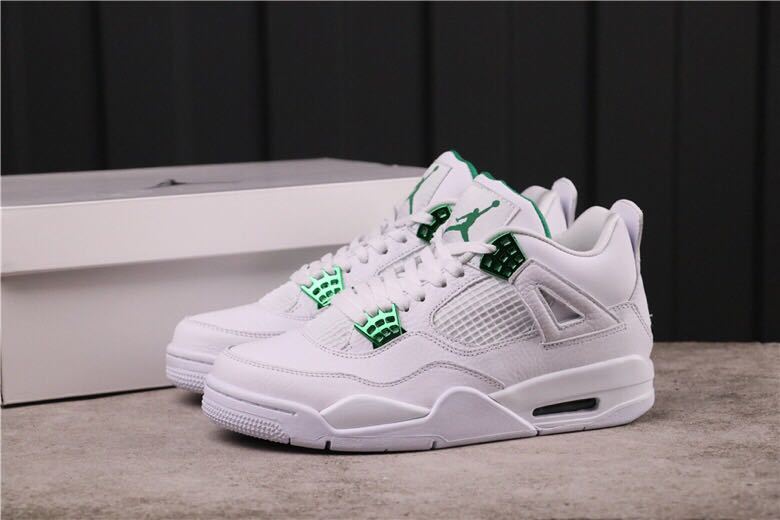 Pine Green Sneakers White/Green - Nike Air Jordan 4 CT8527-113 - product image from the listing.