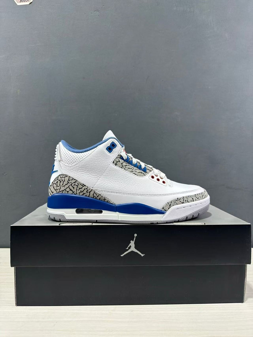 Air Jordan 3 Retro True Blue Sneakers White/Blue IF4396-104 - product image from the listing.