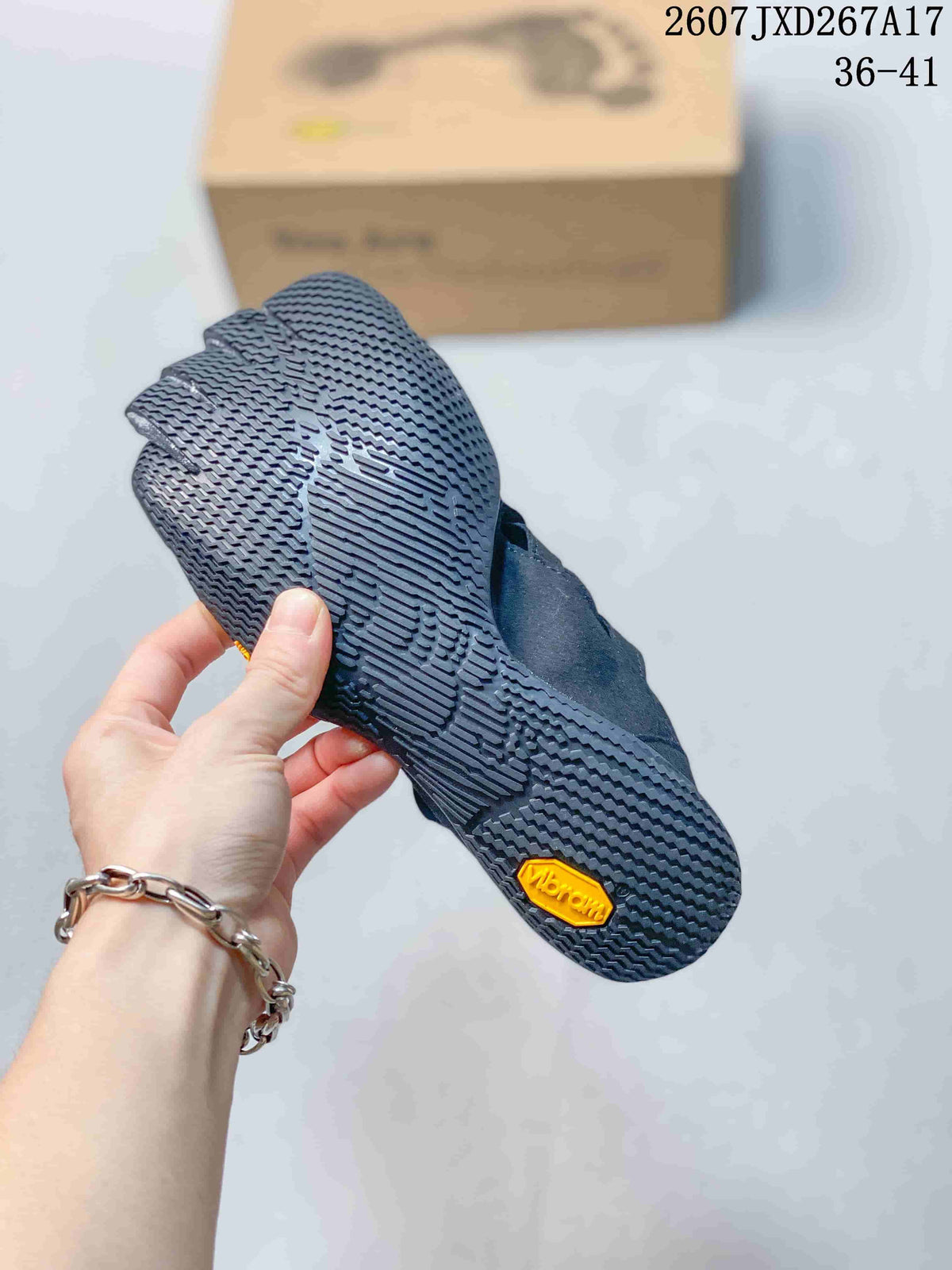 Vibram Five-Finger Training Sneakers in Black Yellow 2607JXD267A17 - product image from the listing.