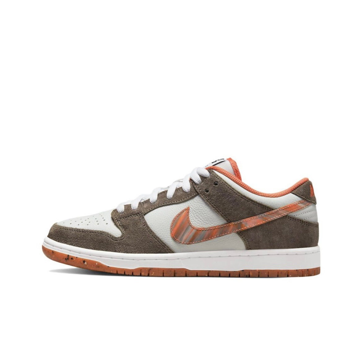Nike SB Dunk Low Pro Crushed D.C. DH7782-001 Trainers - product image from the listing.