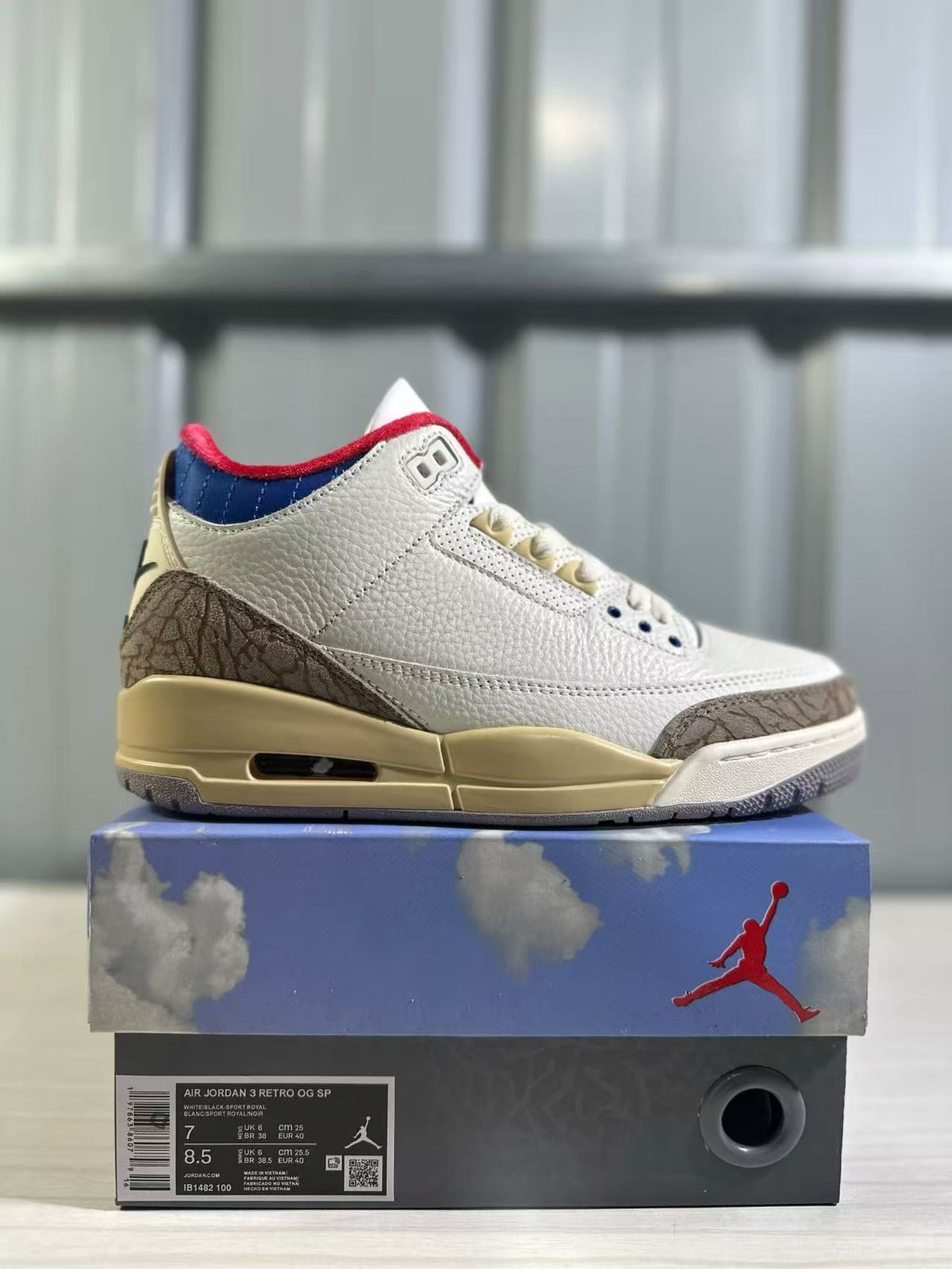 Air Jordan 3 Retro OG SP Sneakers White Blue Red IB1482-100 - product image from the listing.