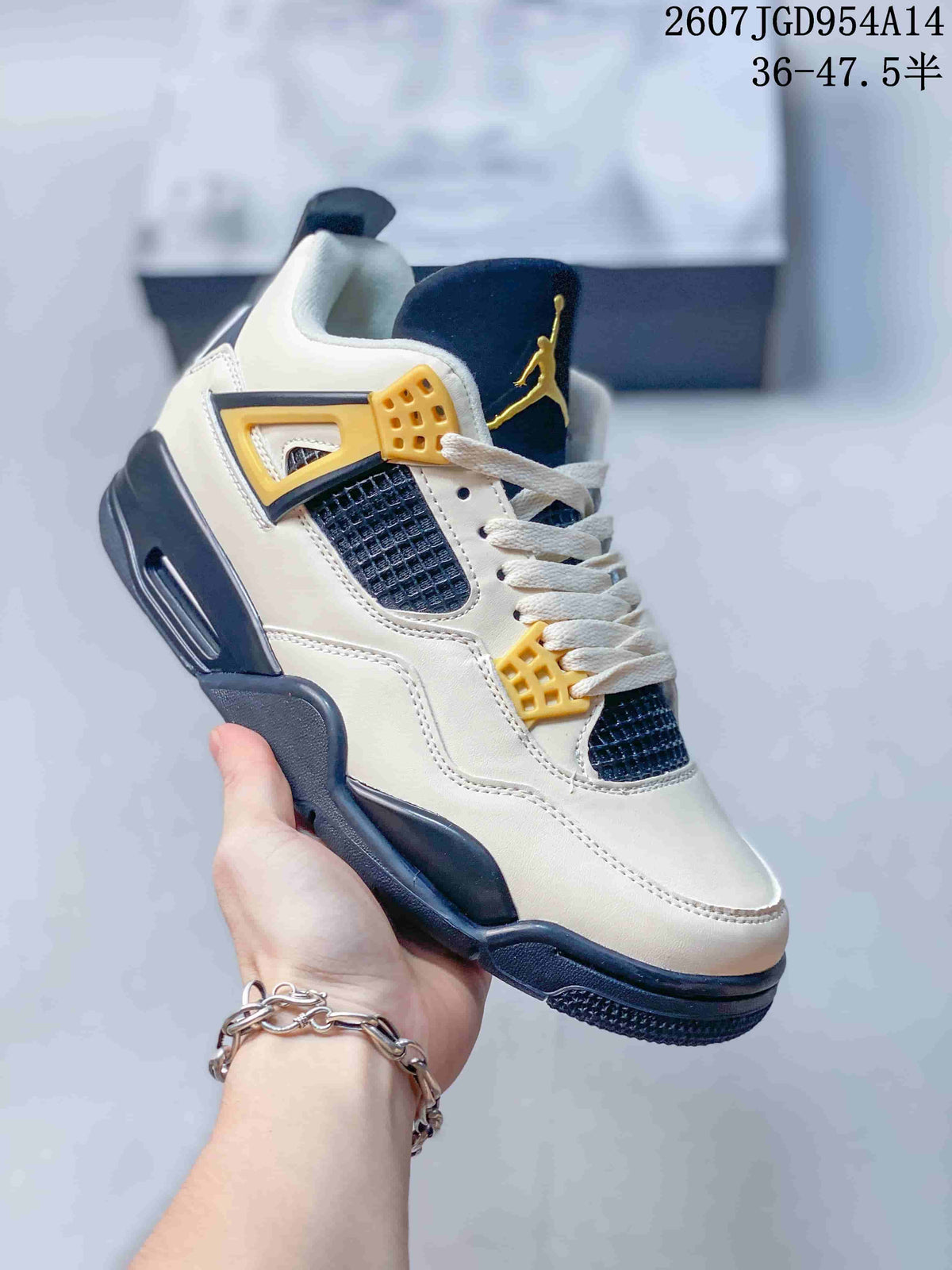 Air Jordan 4 Retro Sneakers Off-White - product image from the listing.