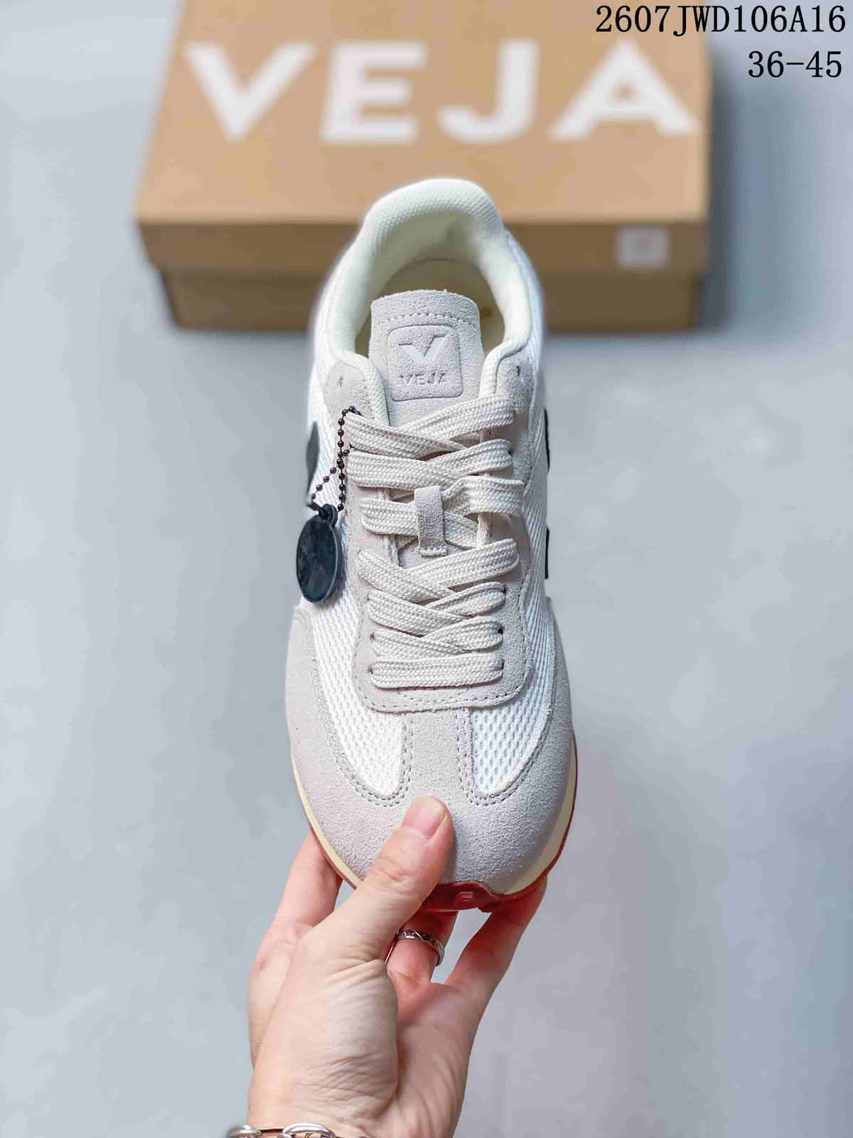 VEJA Rio Branco Alveomesh Sneakers in White Navy 711660TOI - product image from the listing.