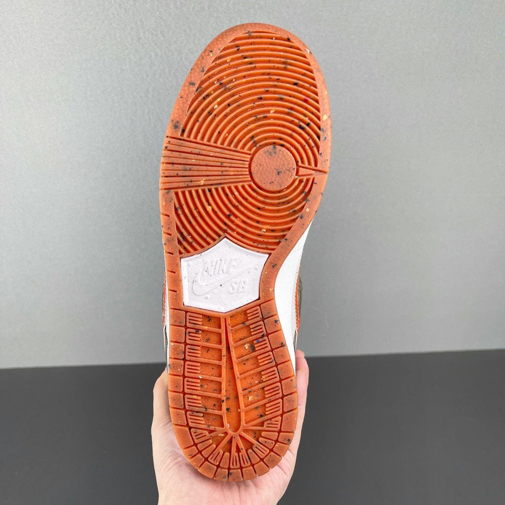 Nike SB Dunk Low Pro Crushed D.C. DH7782-001 Trainers - product image from the listing.