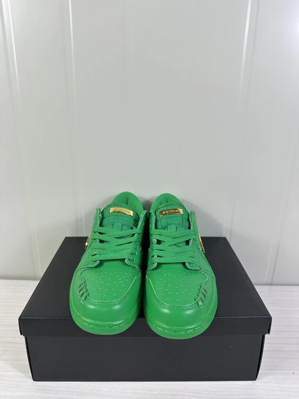 Air Jordan 1 Low Green FN5032-300 Sneakers - product image from the listing.