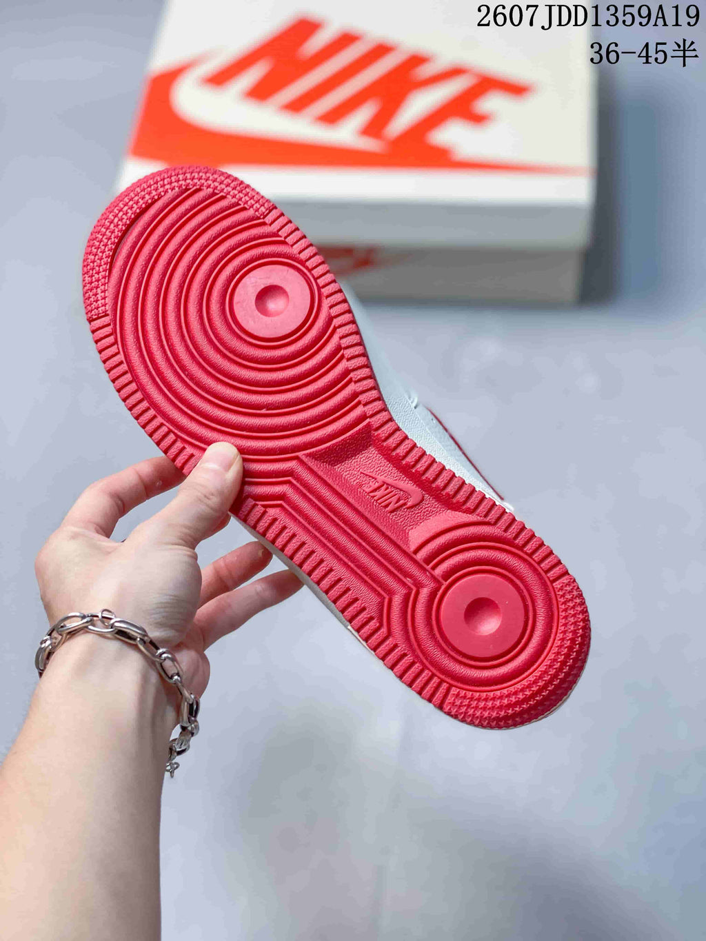 Nike Air Force 1 Low Sneakers in White Red 2607JDD1359A19 - product image from the listing.