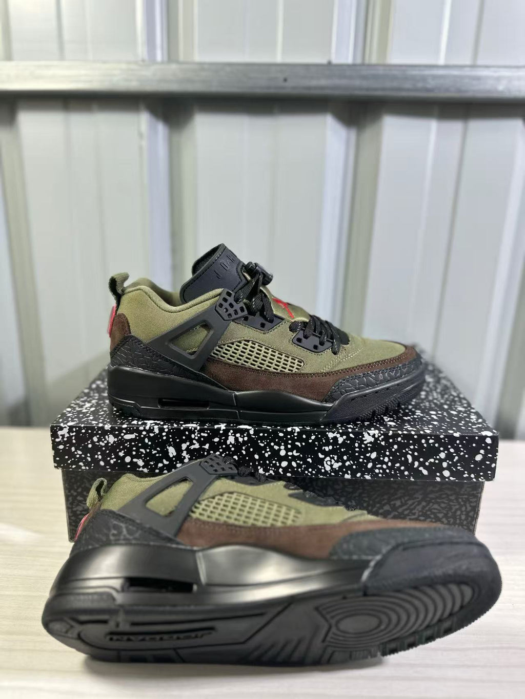 Jordan Spizike Low Trainers Green/Black IH1782-200 - product image from the listing.