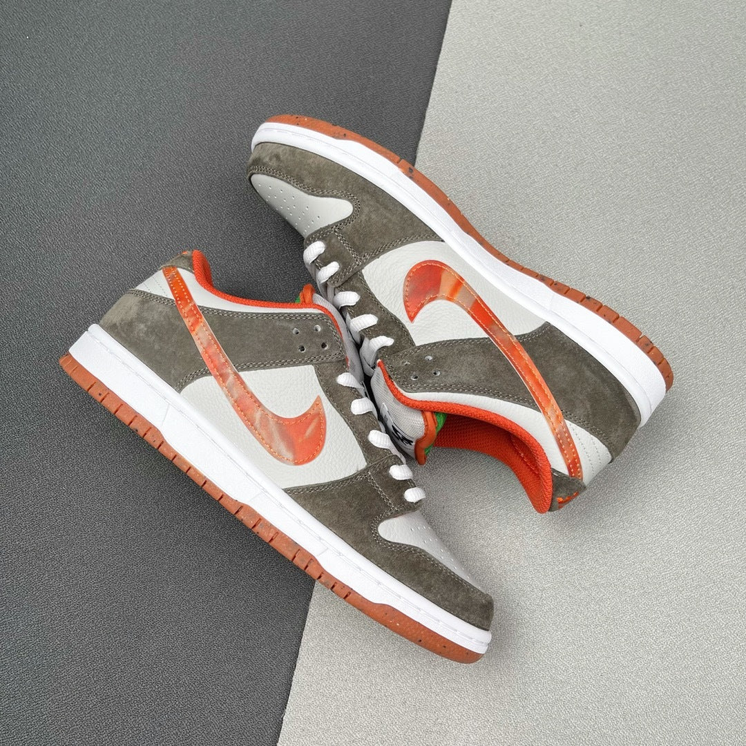 Nike SB Dunk Low Pro Crushed D.C. DH7782-001 Trainers - product image from the listing.