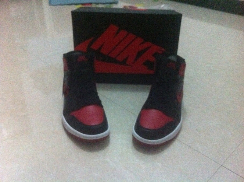 Men's Jordan 1 High Black Red Basketball Shoes 555088-123 - product image from the listing.