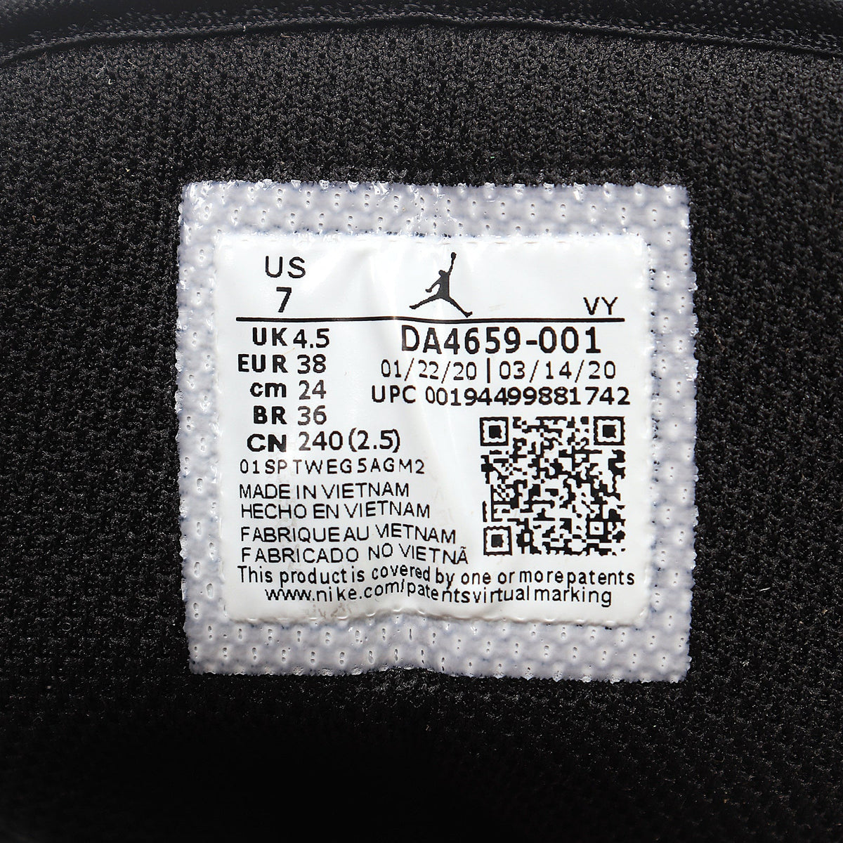 Air Jordan 1 Low Black Red White DA4659-001 - product image from the listing.