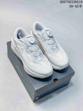 Descente D.F. Wire 3.0 White BOA Sneakers for Running - product image from the listing.
