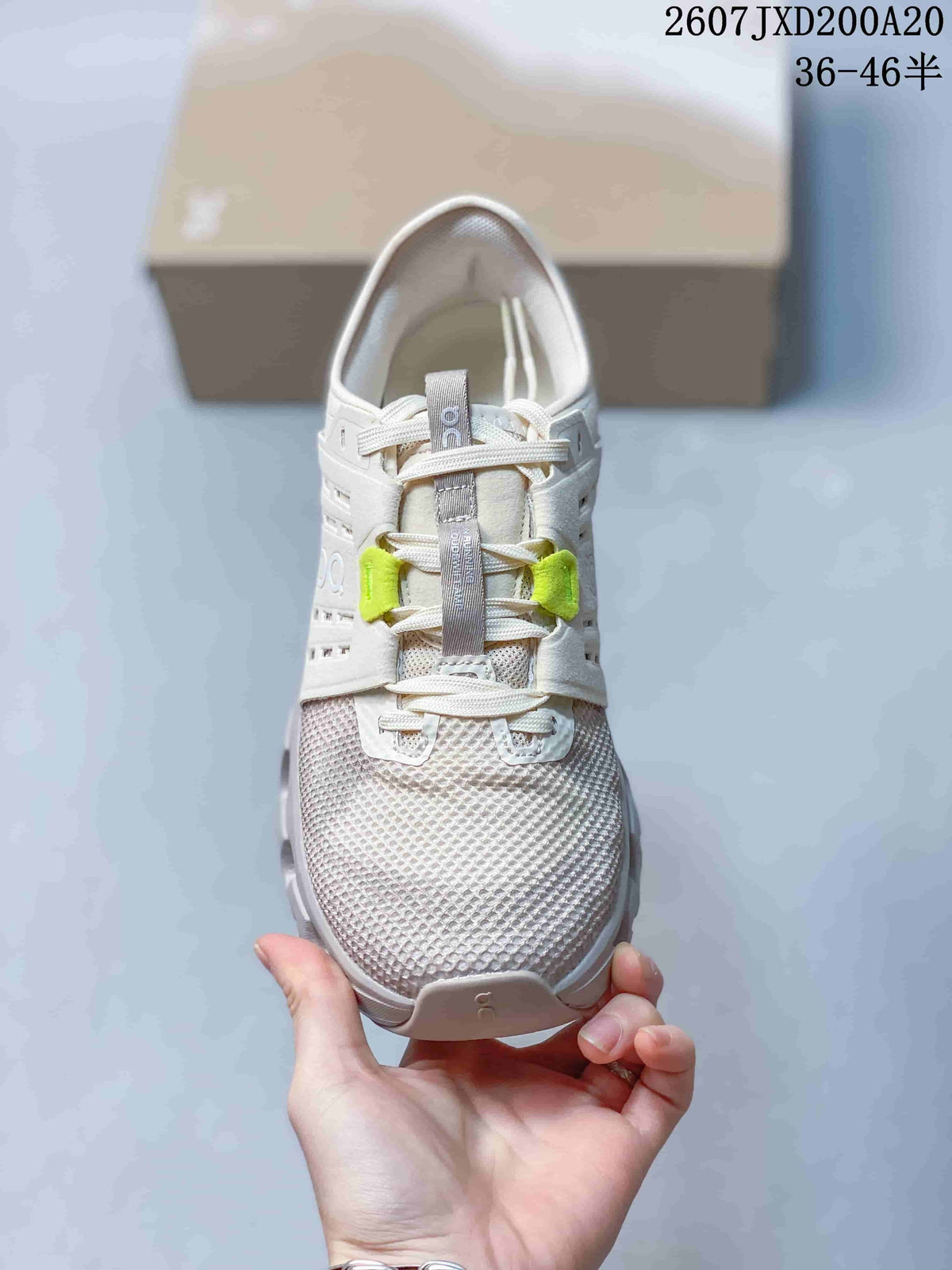 Women's On Cloudswift Amp Running Sneakers White 2607JXD200A20 - product image from the listing.