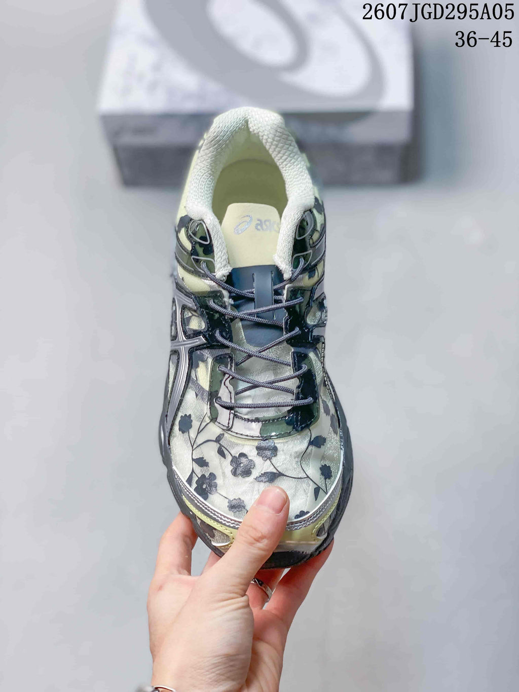 ASICS Gel-Cumulus 16 Floral Casual Sneakers for Running - product image from the listing.