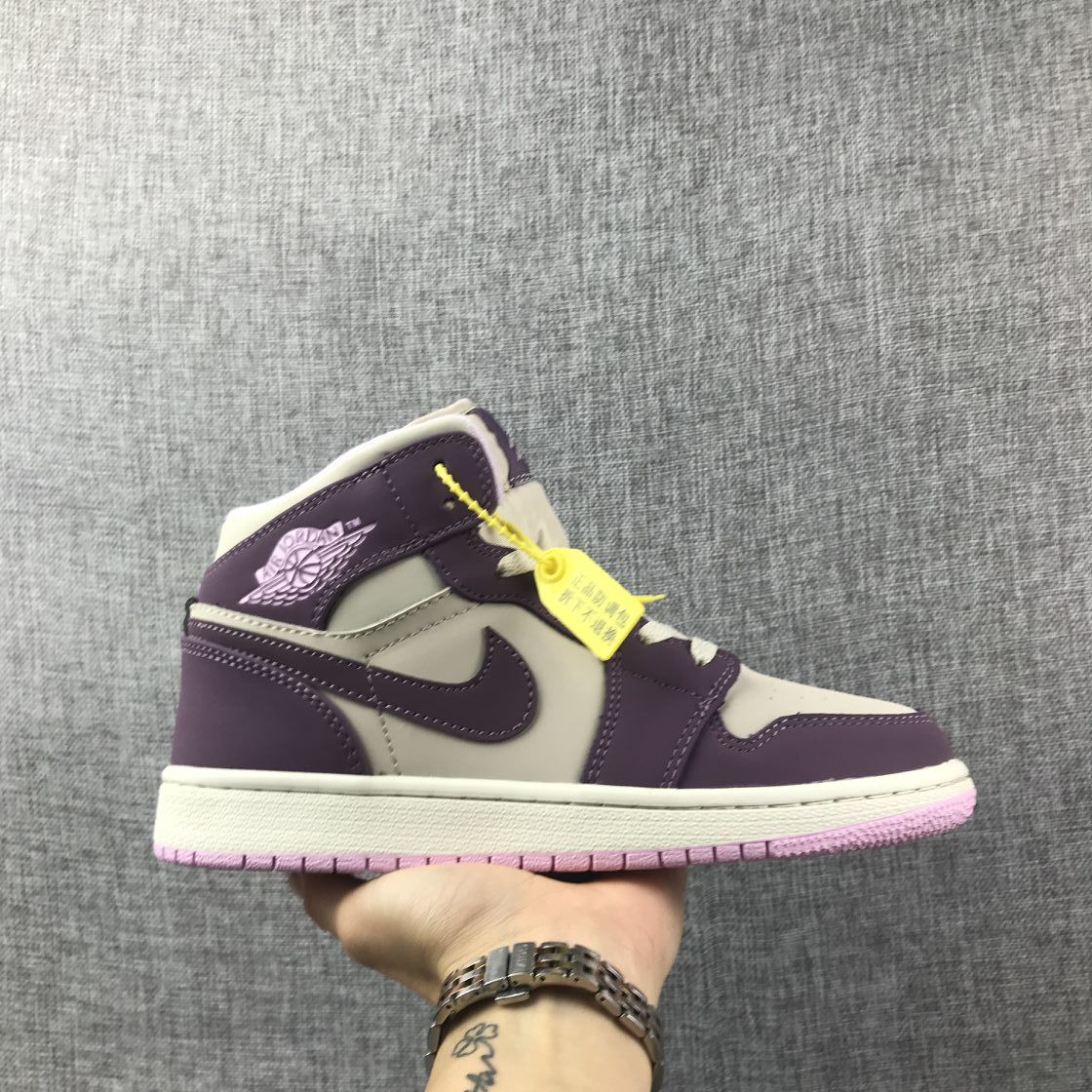 Air Jordan 1 Retro High OG Sneakers in White Purple - product image from the listing.