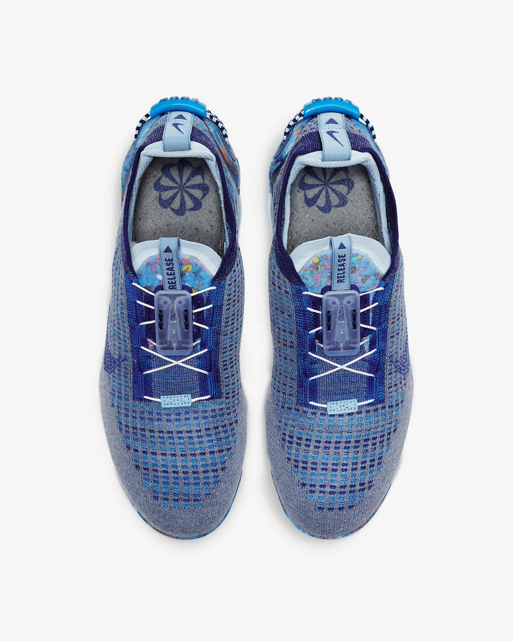 Nike Air VaporMax 2020 Flyknit CT1823-400 Trainers - product image from the listing.