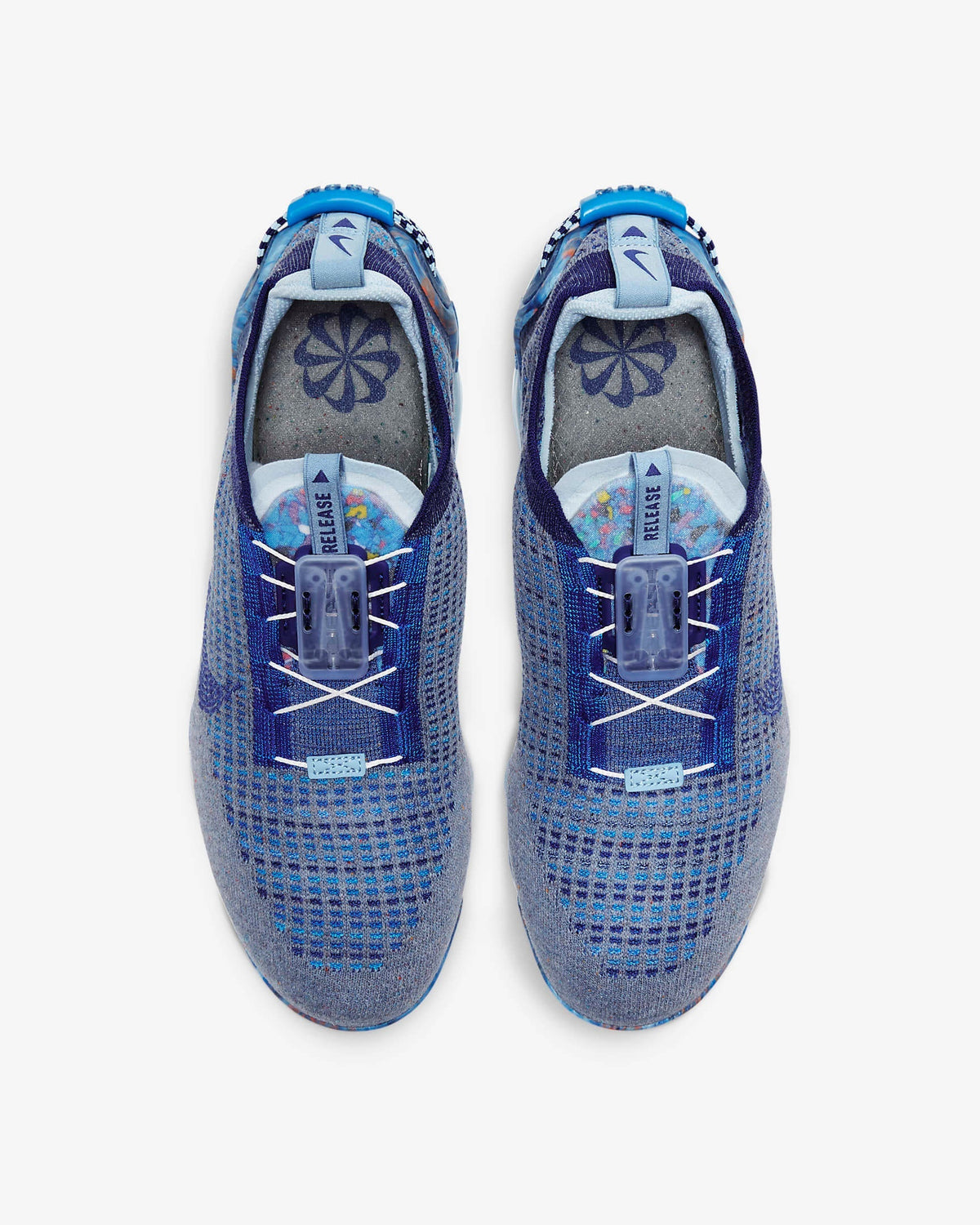 Nike Air VaporMax 2020 Flyknit CT1823-400 Trainers - product image from the listing.