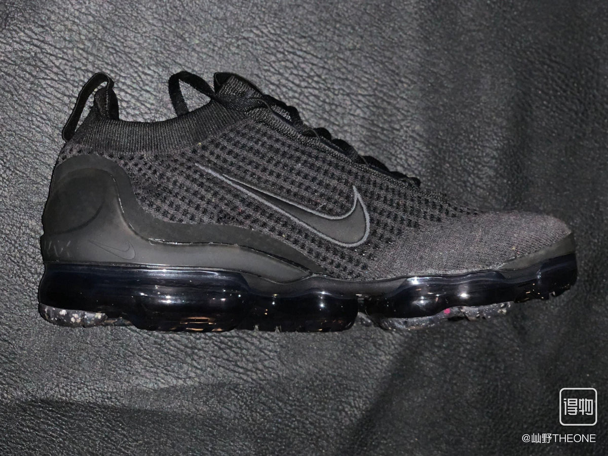 Nike Air VaporMax Flyknit 2021 Triple Sneakers in Black DH4084-001 - product image from the listing.