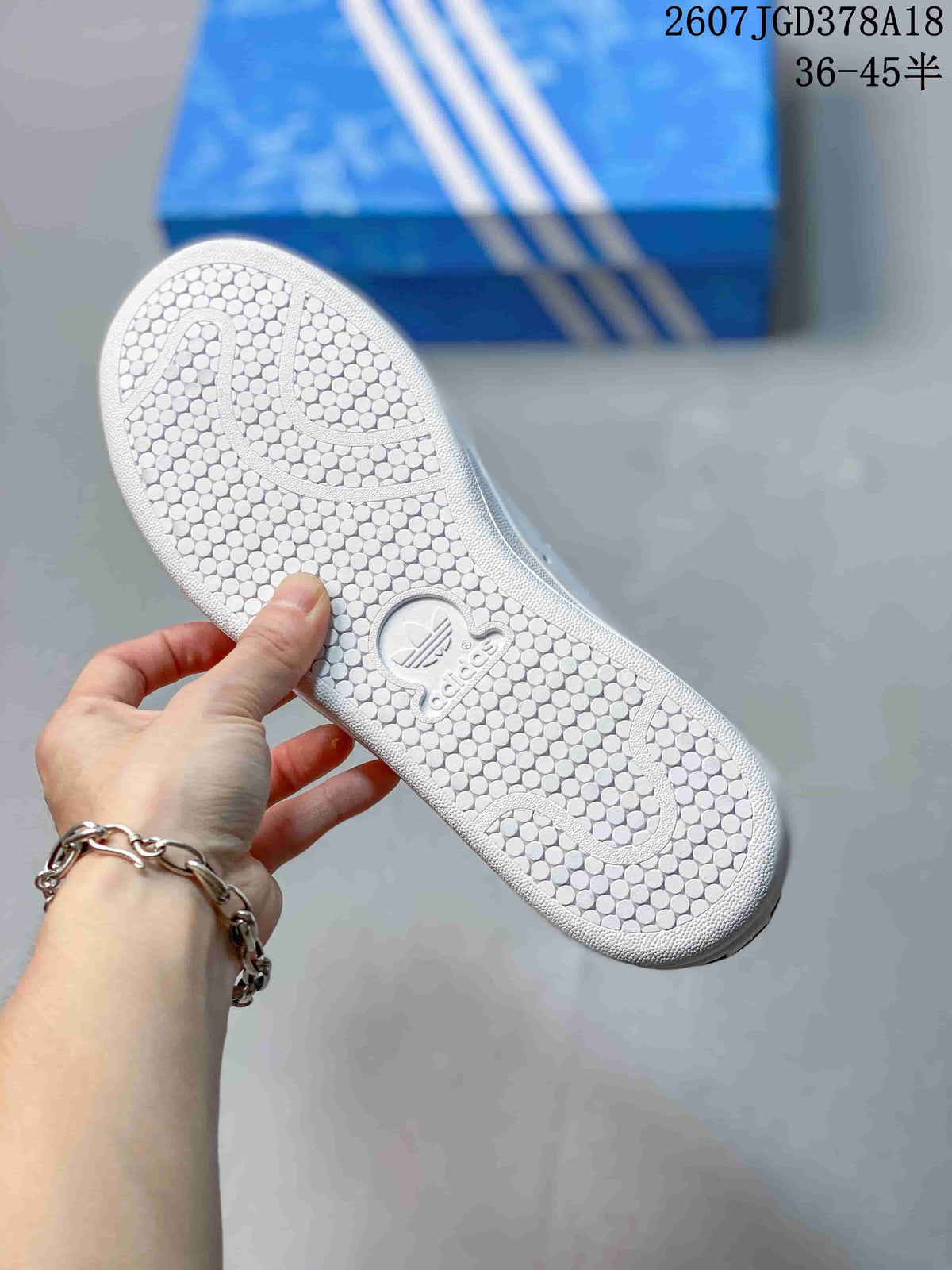 Adidas Stan Smith Sneakers in White Gold 711280WYQ - product image from the listing.