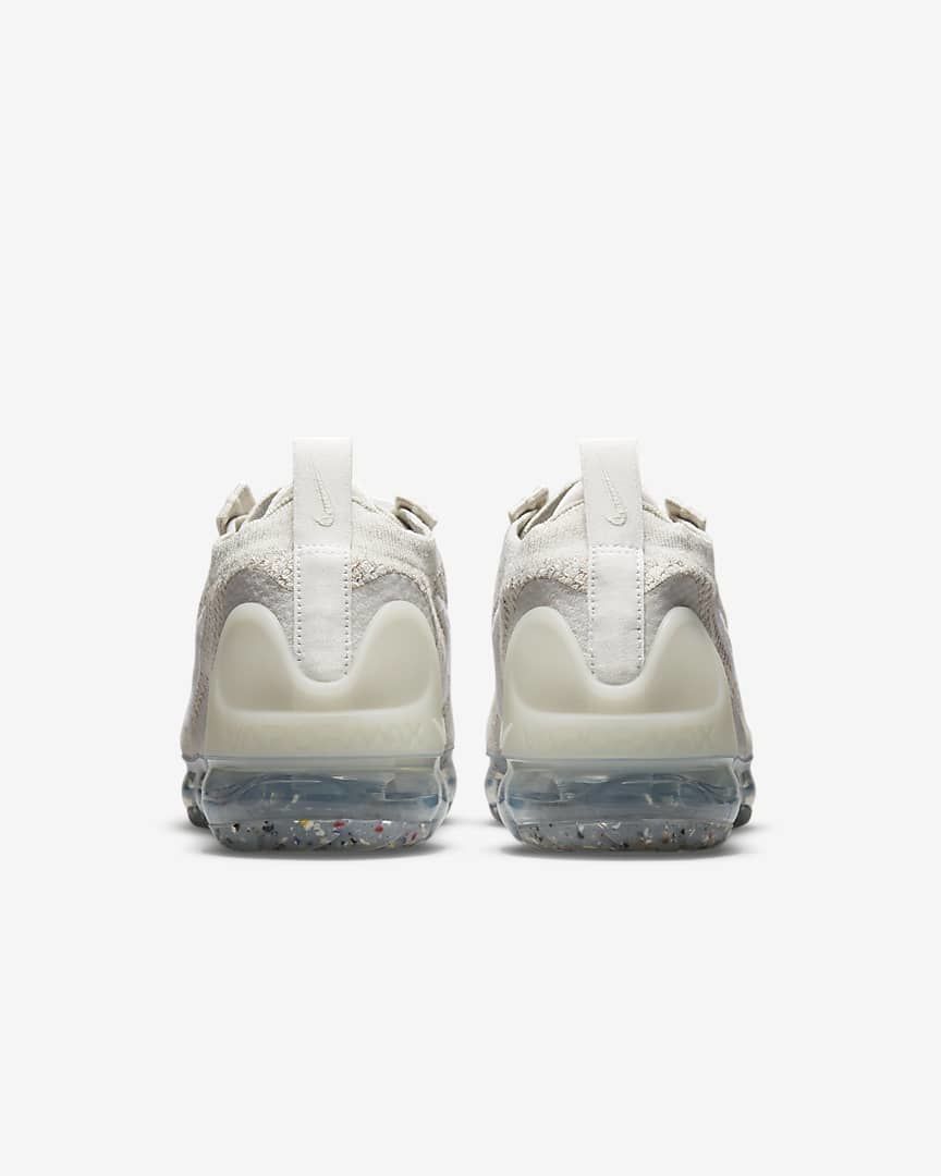 Nike Air VaporMax 2021 Flyknit Trainers DH4088-001 - product image from the listing.