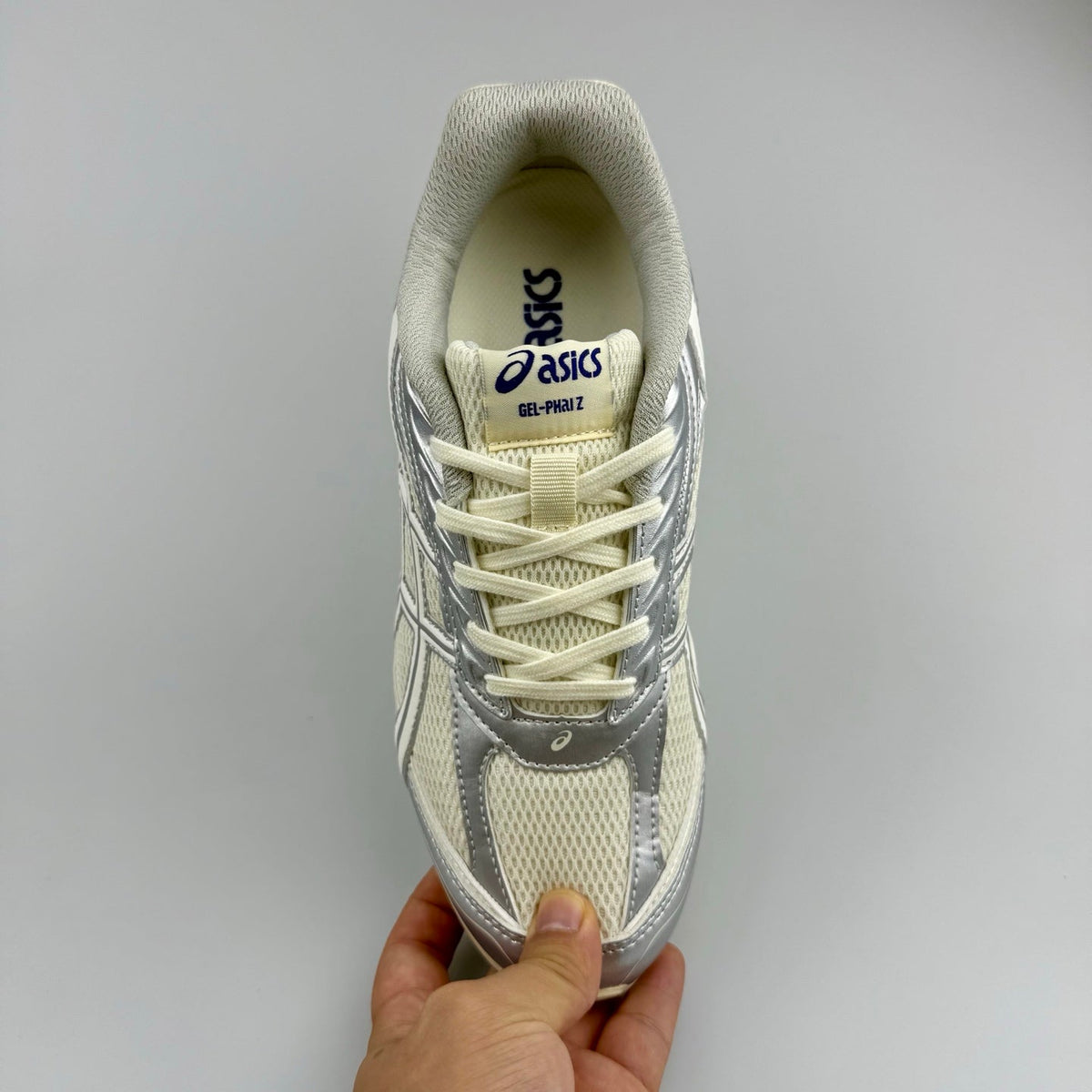 ASICS GEL-PTG Z 4 Sneakers in Silver 1203B126-100 - product image from the listing.