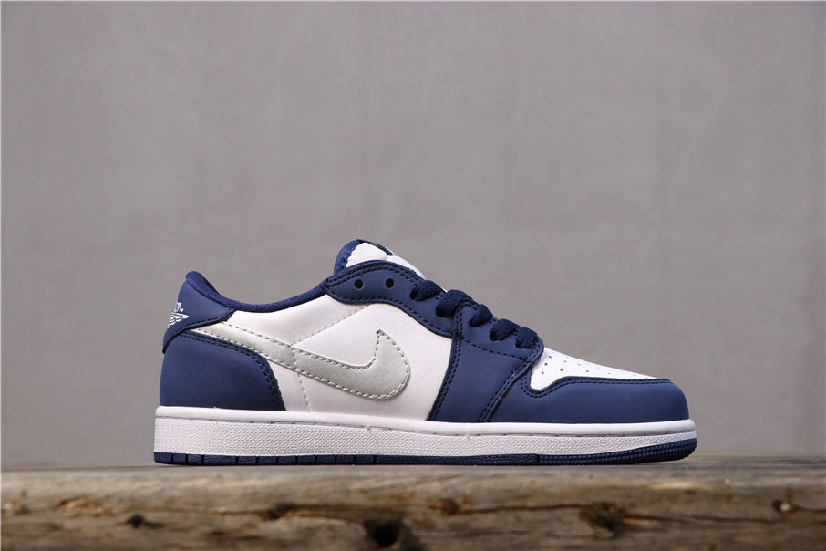 Nike SB x Air Jordan 1 Low in White Blue CJ7891-400 - product image from the listing.