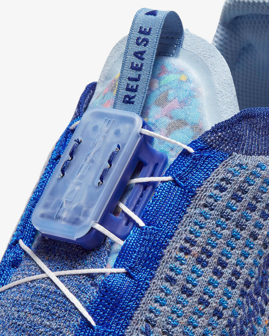 Nike Air VaporMax 2020 Flyknit CT1823-400 Trainers - product image from the listing.