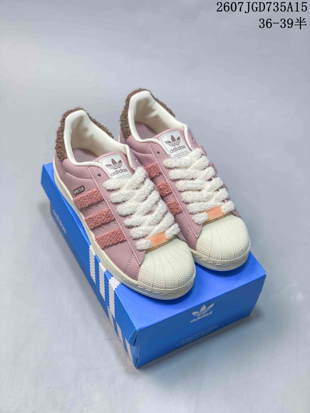 adidas Superstar Sneakers in Pink Leather 2607TGD735A15 - product image from the listing.