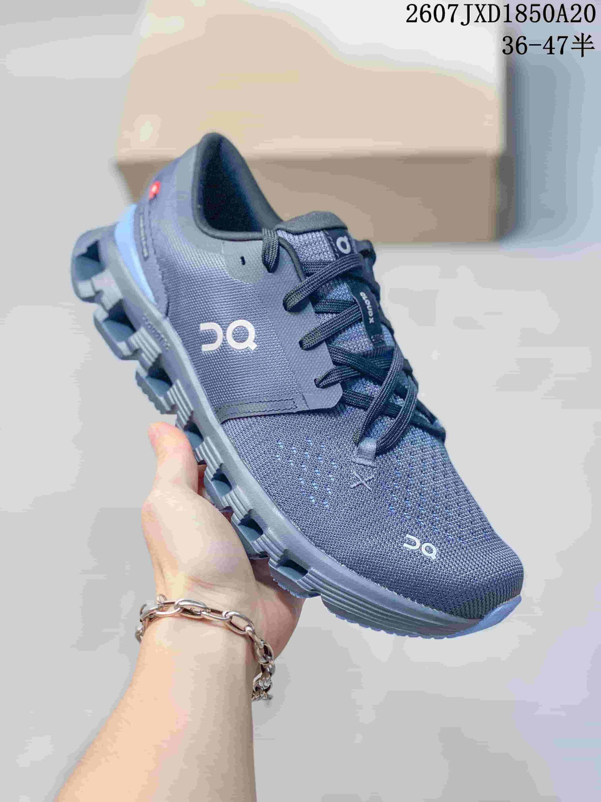 On Cloud X 4 Low-Cut Sneakers - product image from the listing.