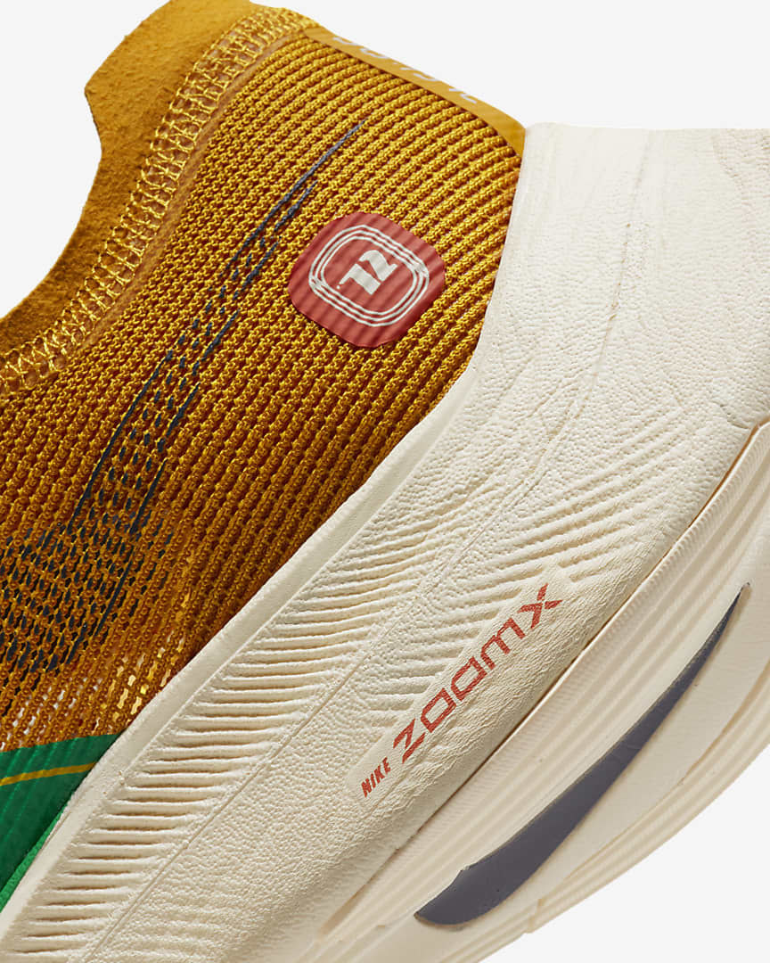 Nike ZoomX Vaporfly NEXT% 2 Shoes for Running DJ5182-700 - product image from the listing.