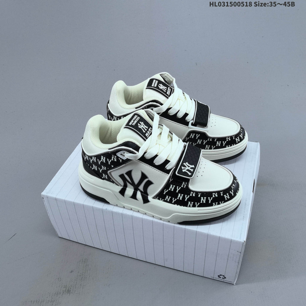 MLB Chunky Liner New York Yankees Low-Cut Sneakers - product image from the listing.