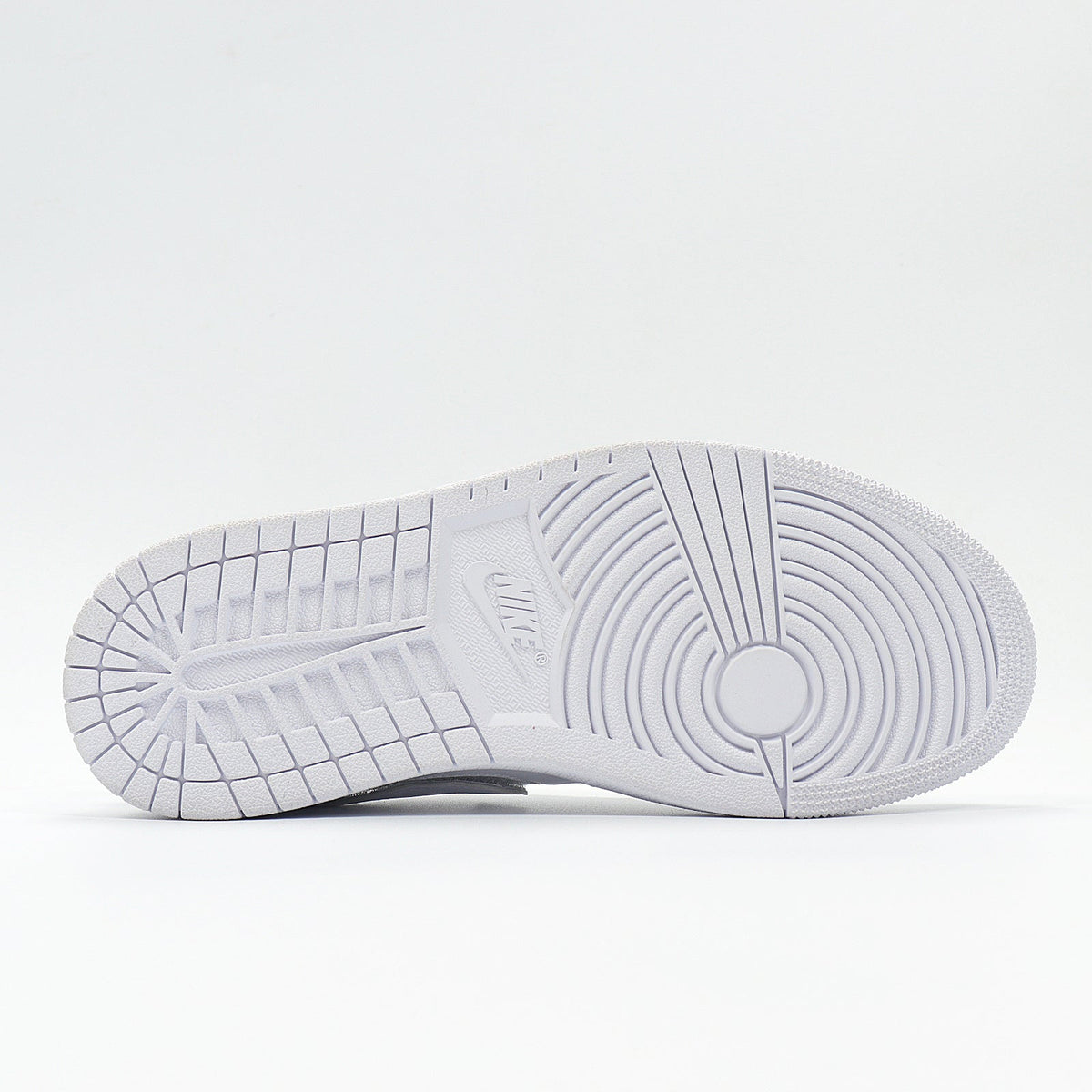White Sneaker CJ7891- ID - Nike Air Force 1 Low - product image from the listing.
