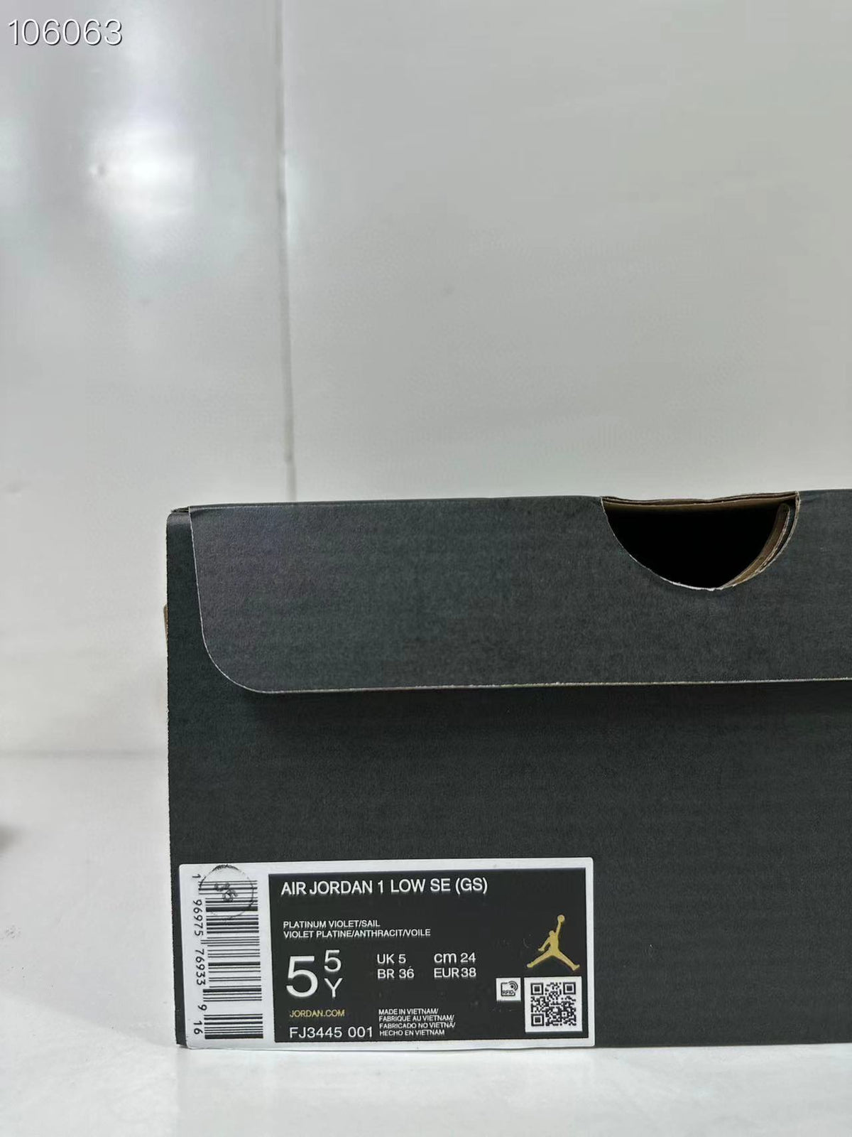 Air Jordan 1 Low SE GS Platinum Violet Sneakers FJ3445-001 - product image from the listing.
