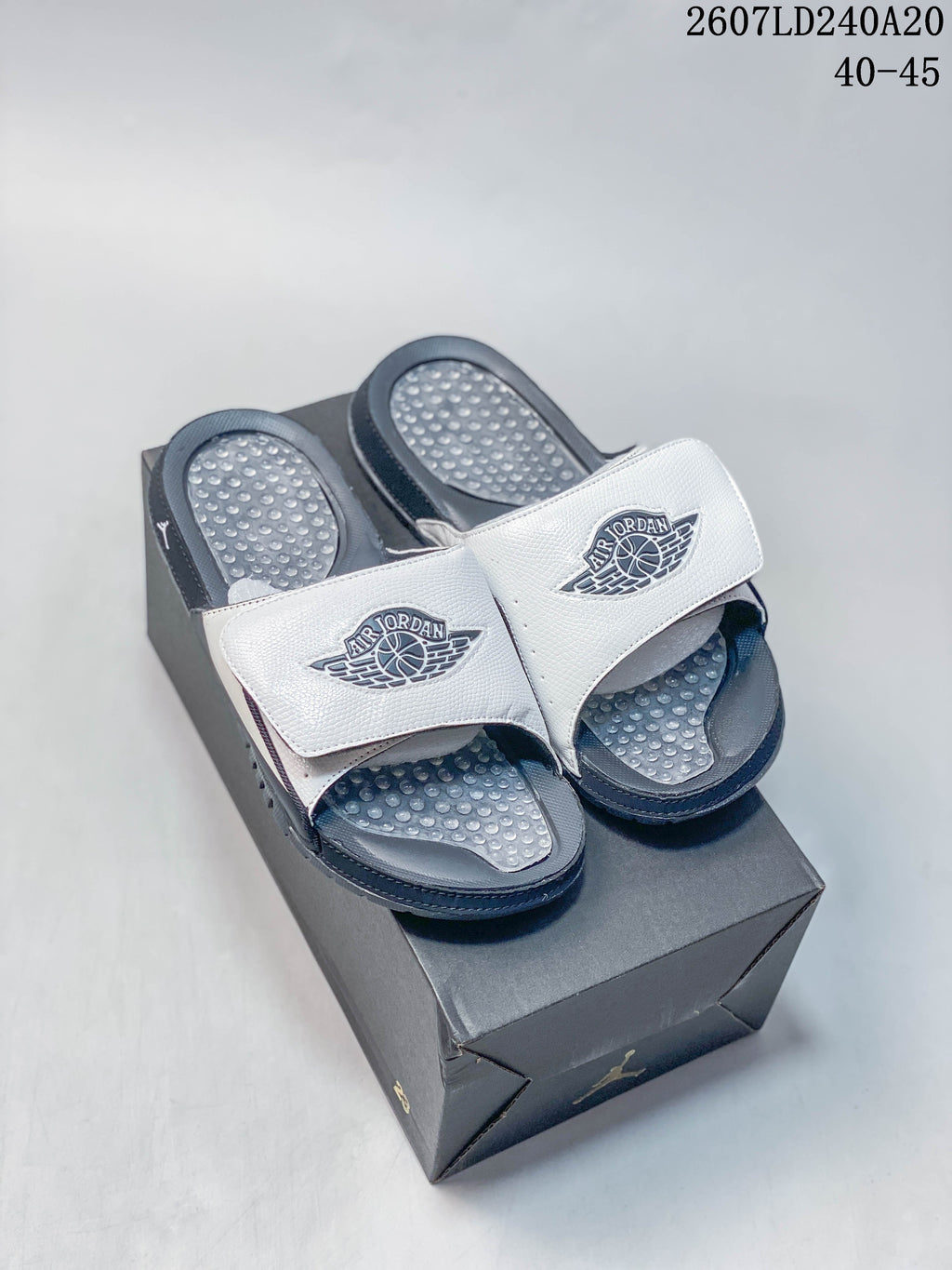 Air Jordan Hydro II Retro Slides White/Navy 2607LD240A20 by Nike - product image from the listing.