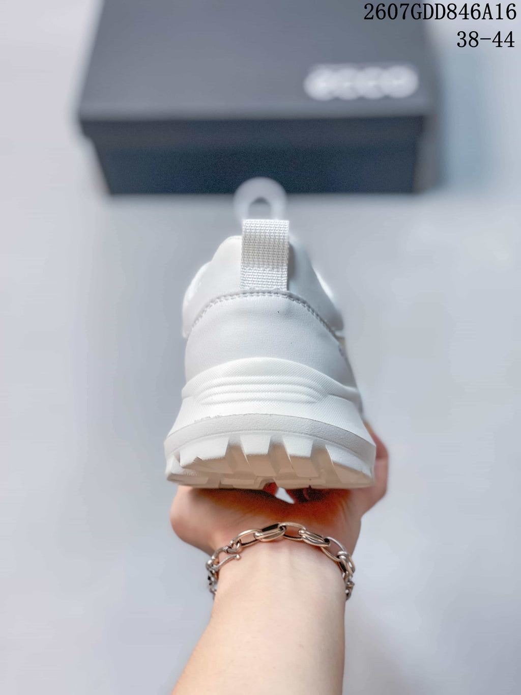 ECCO 2607GDD846A16 White Mesh Casual Trainers - product image from the listing.