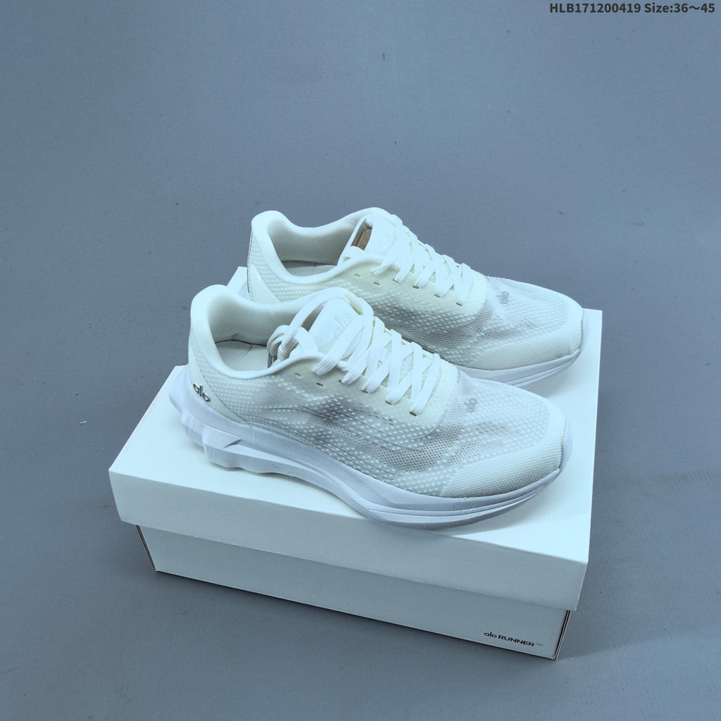 Alo Yoga Alo Runner Low-Top Sneakers for Running - product image from the listing.