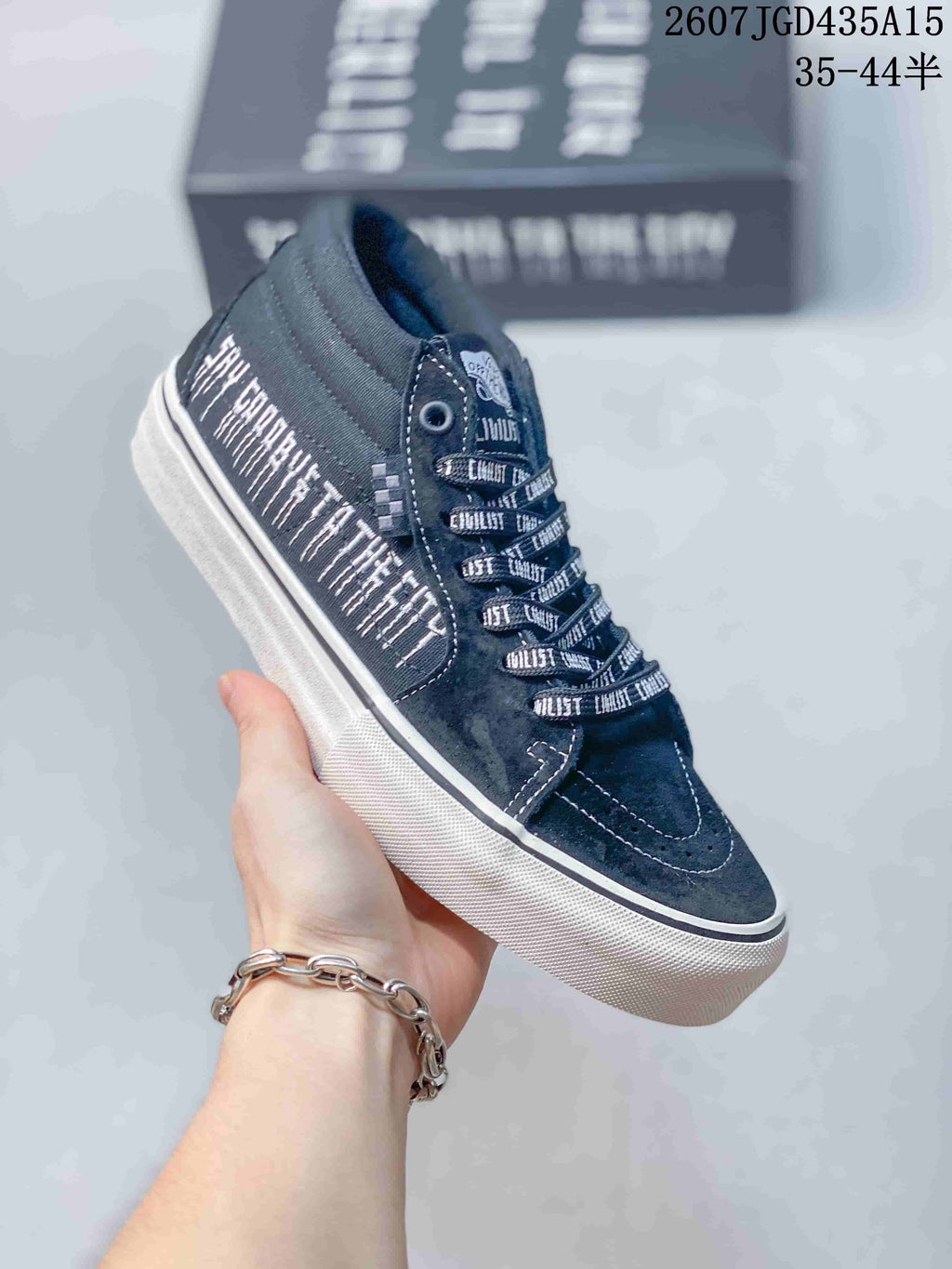 Vans SK8-LOW Sneakers in Black White - product image from the listing.