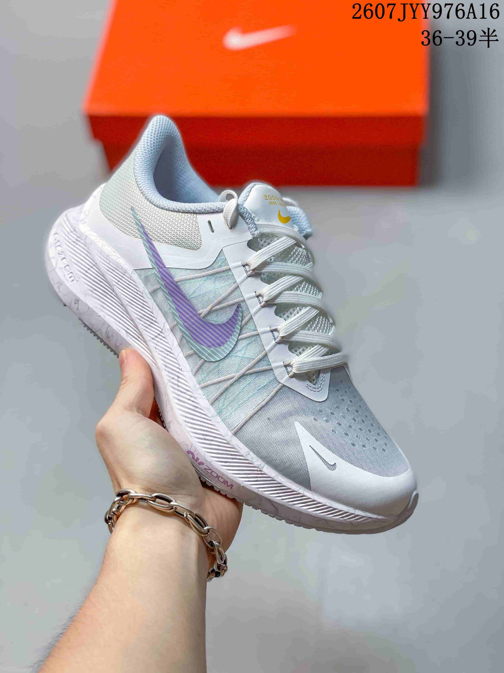 Women's Nike Zoom Winflo 8 Running Shoes White Grey - product image from the listing.