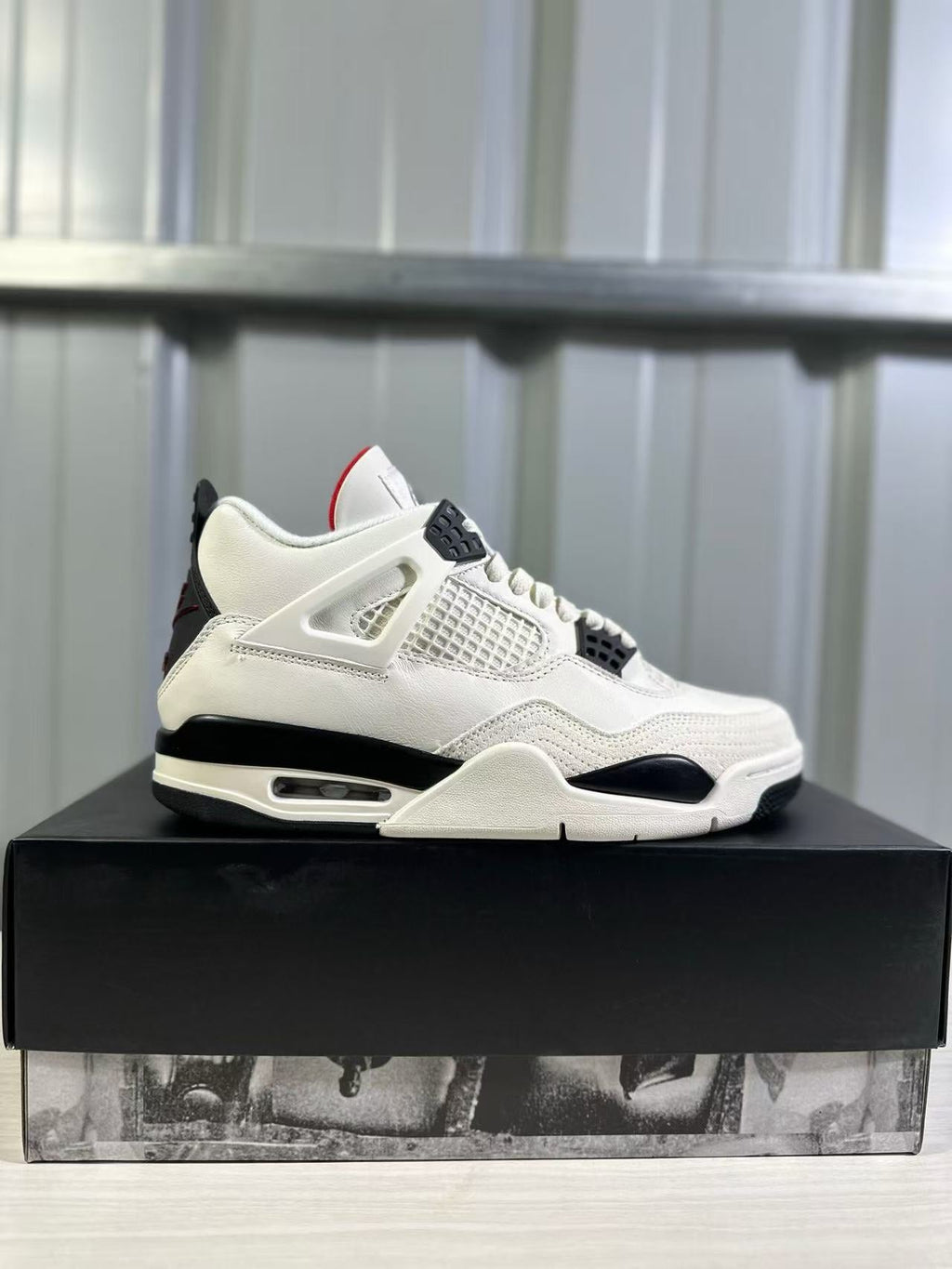 Air Jordan 4 Retro Flight Club White Black IM4002-100 - product image from the listing.