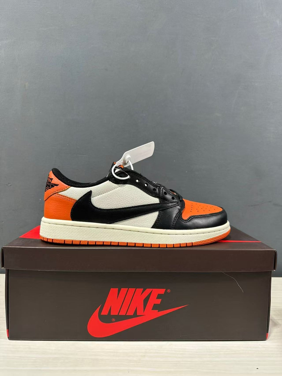 Air Jordan 1 Low Golf Shattered Backboard Black Orange - product image from the listing.