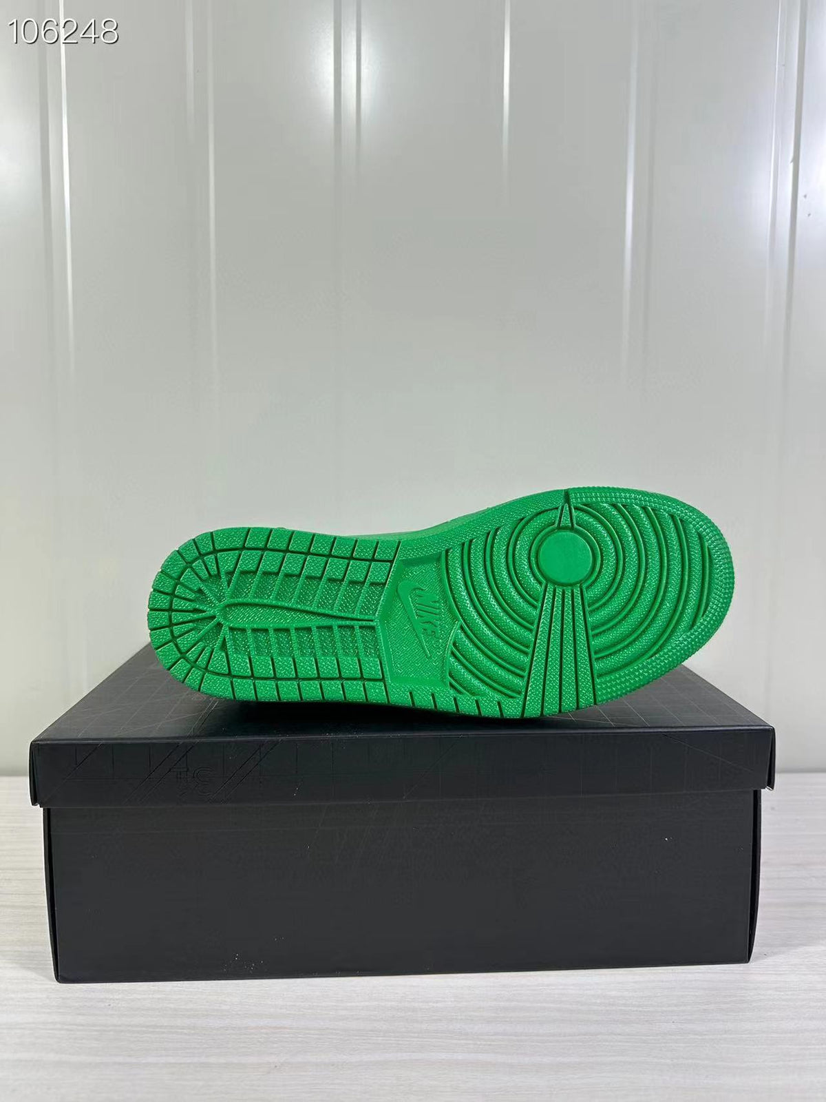 Air Jordan 1 Low Green FN5032-300 Sneakers - product image from the listing.