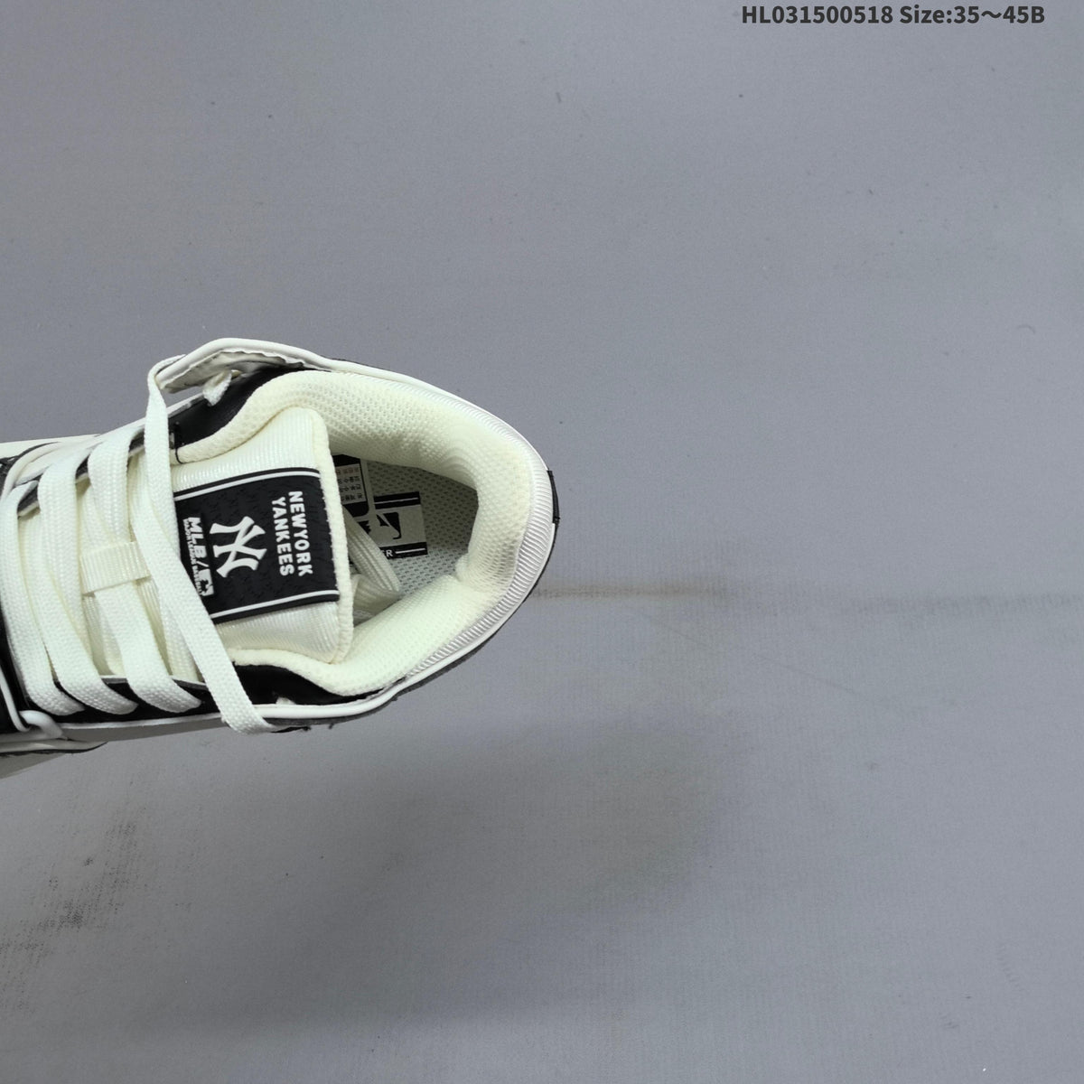 MLB Chunky Liner New York Yankees Low-Cut Sneakers - product image from the listing.