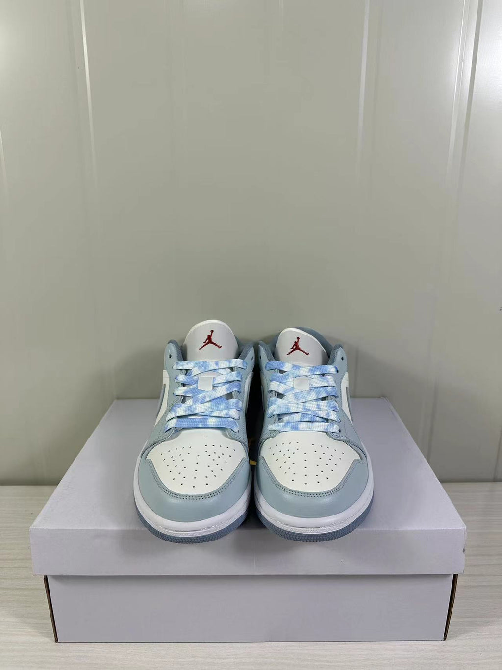Air Jordan 1 Low Blue White DC0774-164 - product image from the listing.