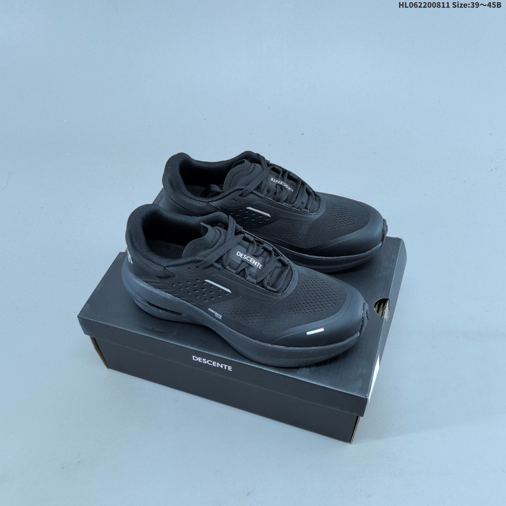 DESCENTE D/F RIDE Black Low-Top Sneakers for Running - product image from the listing.