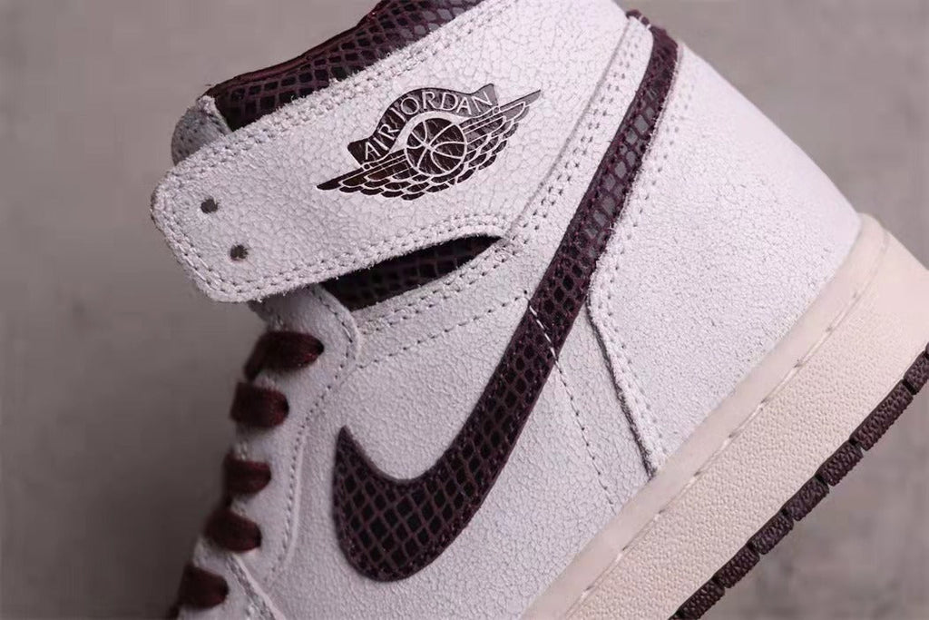 Air Jordan 1 High OG Black Toe Reimagined DZ5485-106 - product image from the listing.