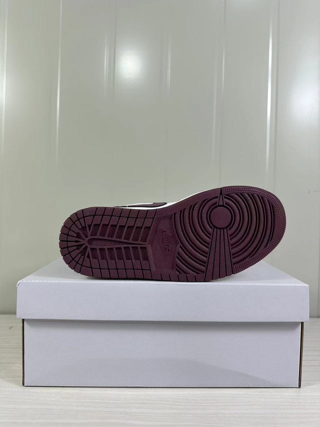 Air Jordan 1 Low Bordeaux White DC0774-161 - product image from the listing.