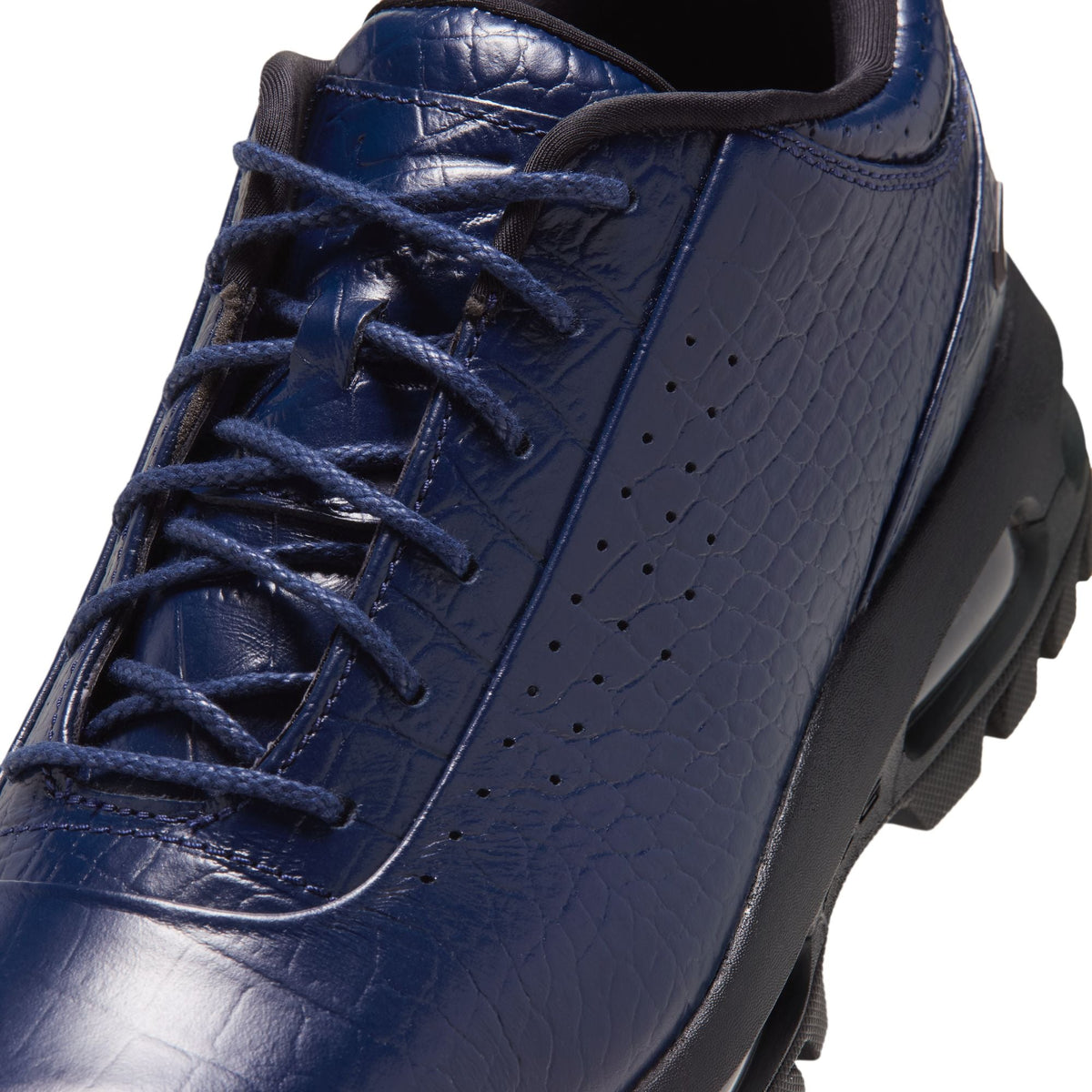 Men's Nike Air Max Goadome Low "Midnight Navy" - - product image from the listing.