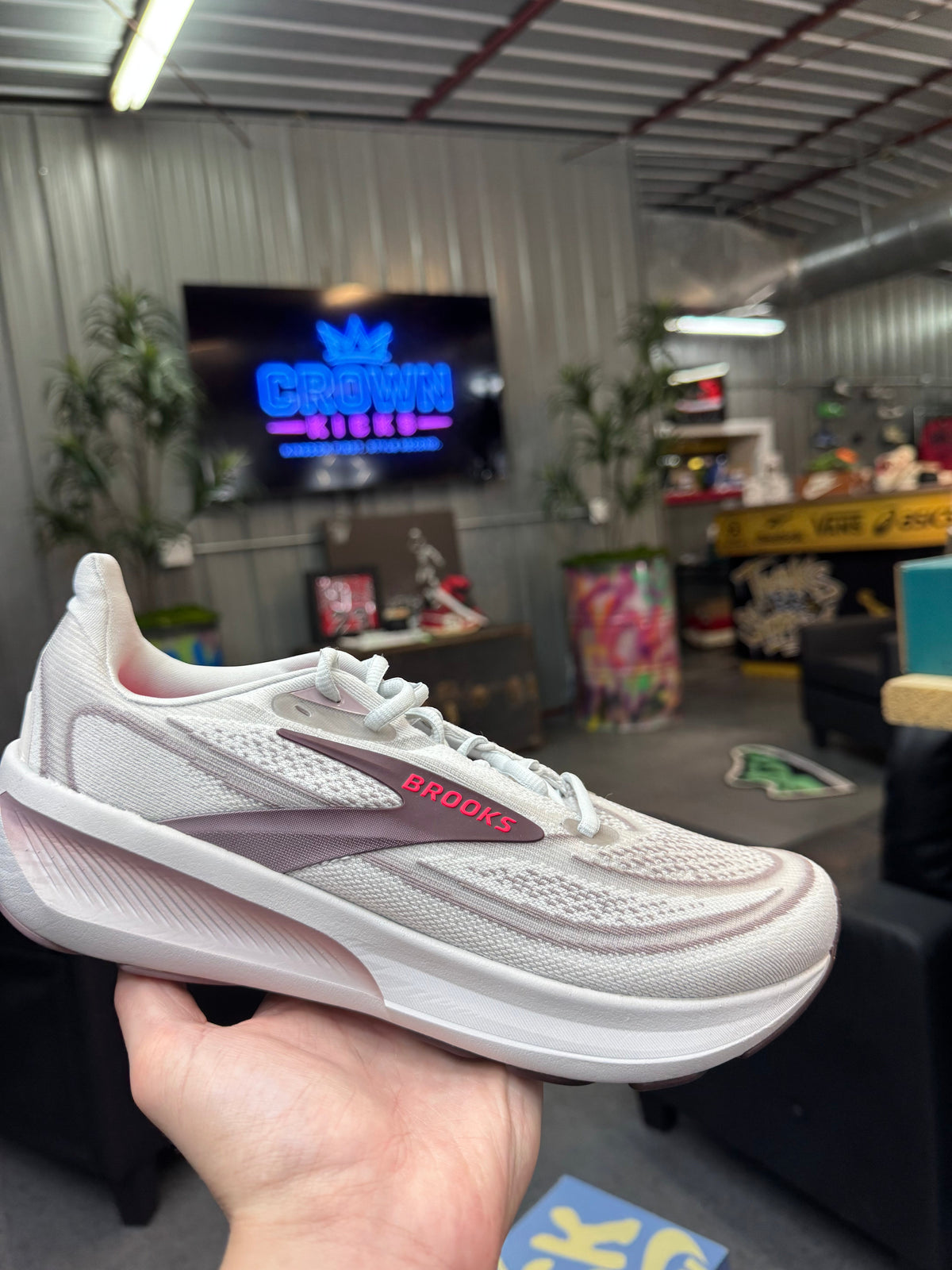 Women's Brooks size 10 - product photo shown in the listing for this item.